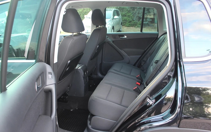 Volkswagen Tiguan cena 40900 przebieg: 219000, rok produkcji 2010 z Pleszew małe 781